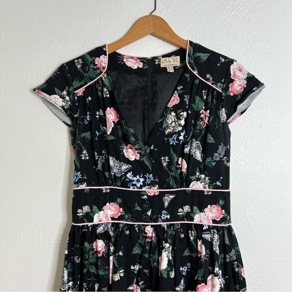 Lindy Bop Pin-Up Style Dress Black Pink Floral Cap Sleeve Surplice Neck Size L - Picture 3 of 11